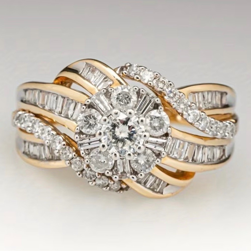 Elegant Gold and Silver Diamond Ring. - Picture 5 of 6